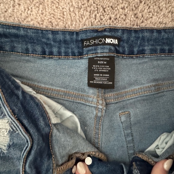 Distressed shorts ￼ - Picture 2 of 3